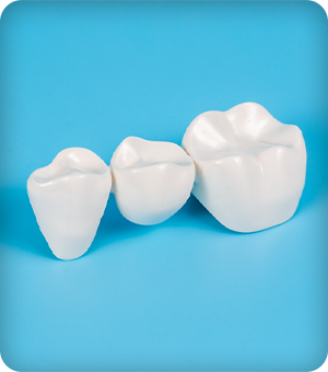 白く形の整った歯の女性