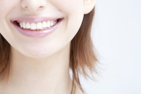 ガムを噛むことで歯並びを良くすることはできるの？